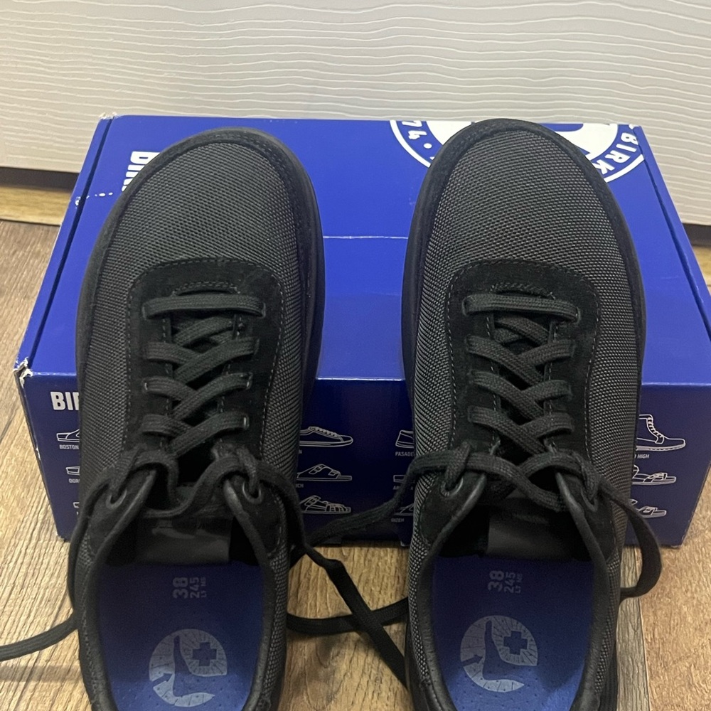 Black Women’s Birkenstock Sneakers Size 38 Narrow Excellent Used Condition.